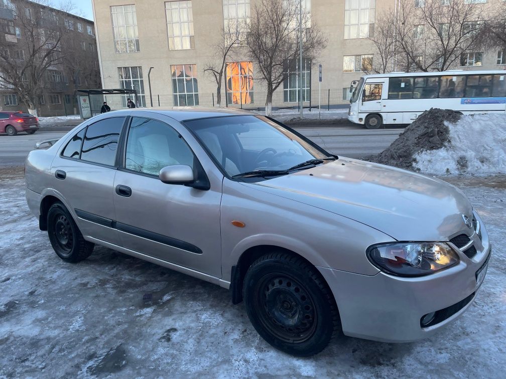 Продам машину Nissan almera 2004 года