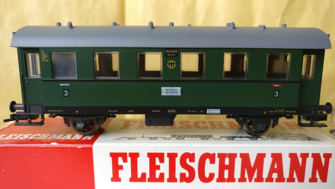 Fleischmann 5003 vagon călători H0, 1:87