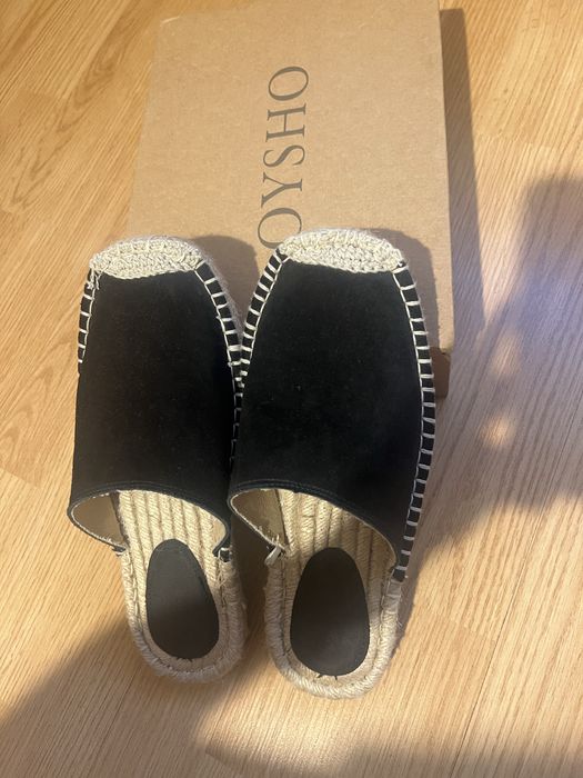 Saboti din piele intoarsa Oysho