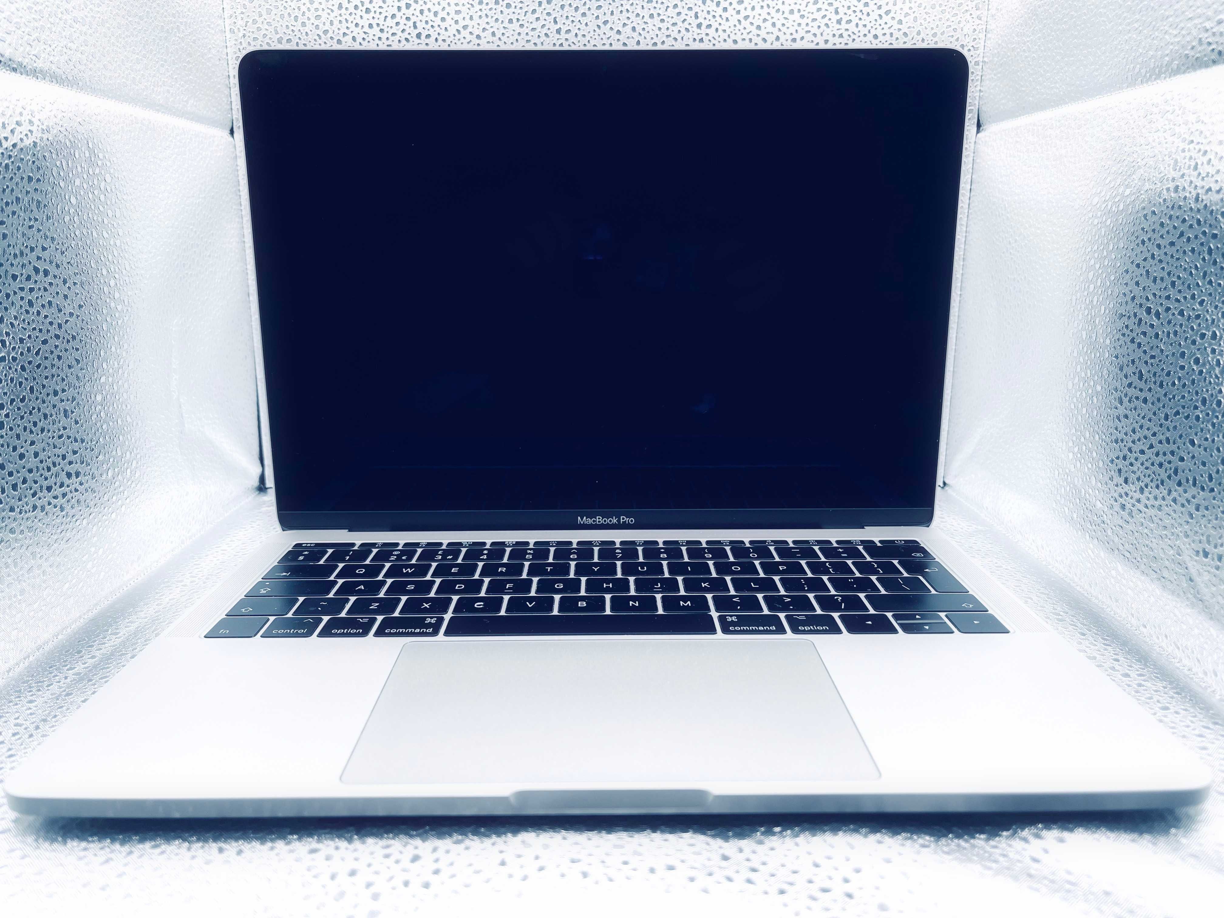 Apple MacBook PRO 13' A1708 mid 2017 i7 2.5Gz 16GB 256 GB SSD Silver