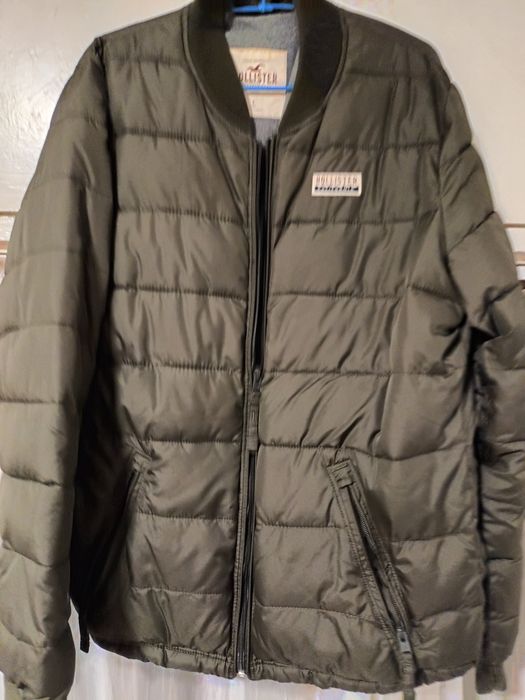 Vând Geaca Holister