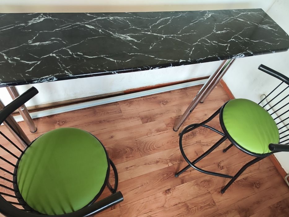 Продам барную стойку со стульями