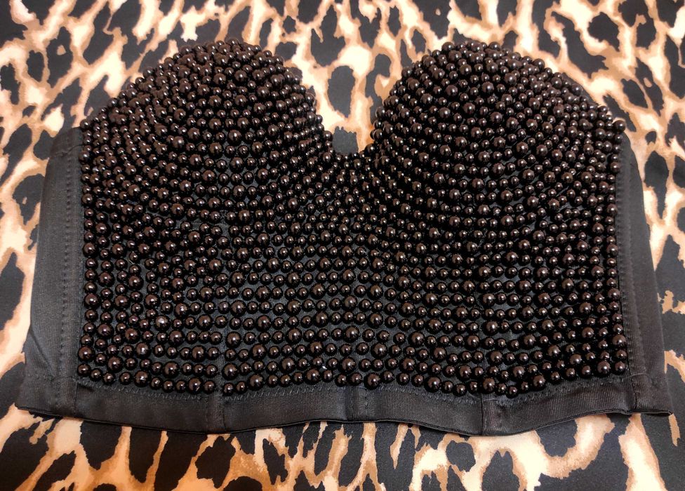 Ефектен черен корсет