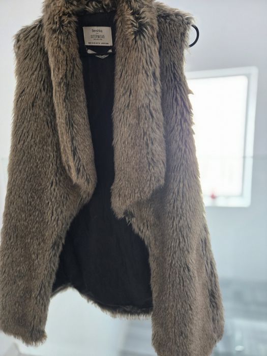 Vestă blană artificială Bershka/XS