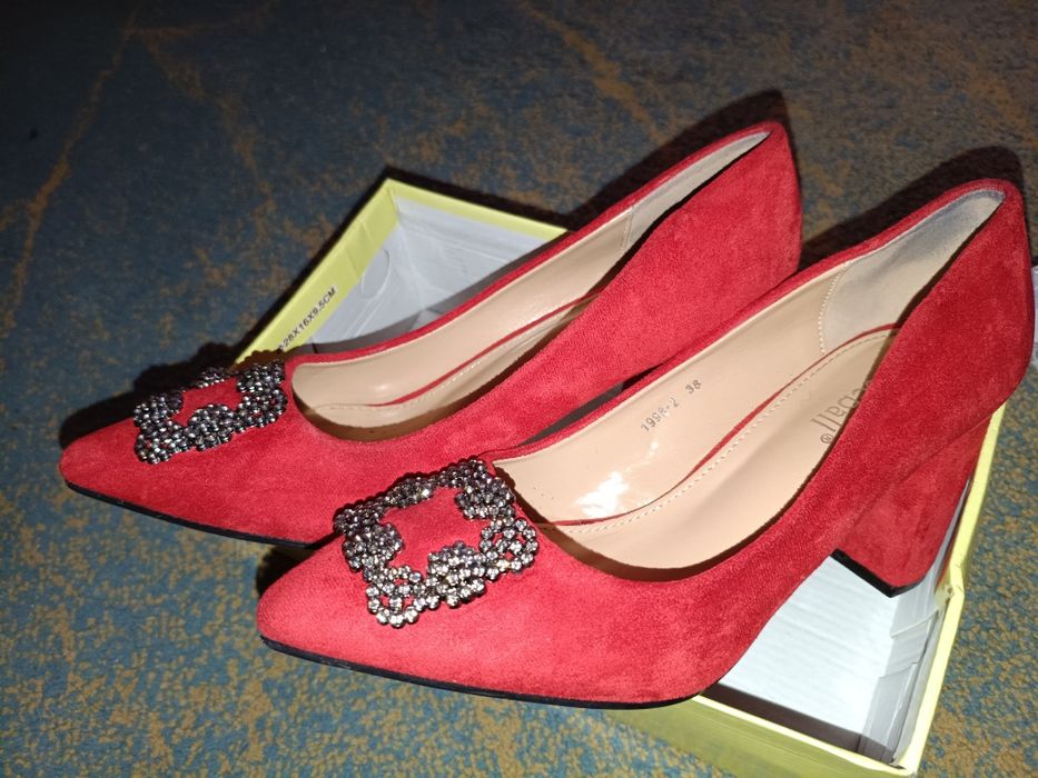 Срочно продам туфли идеальное состояние