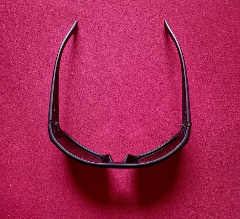 Ochelari de soare, polarizati, culoare neagră, săculeț de transport