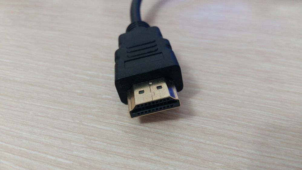 Переходник HDMI на VGA ( для видеокарты у которой только выход HDMI)