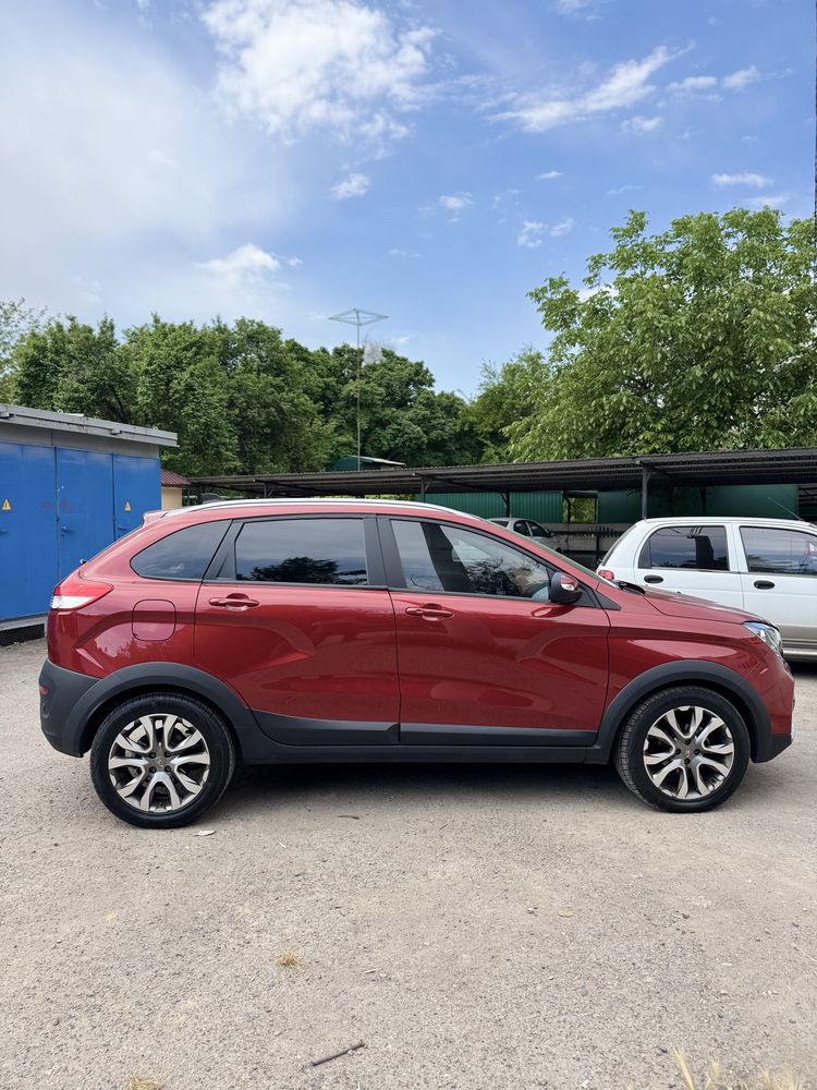 Lada x ray cros full avtomat