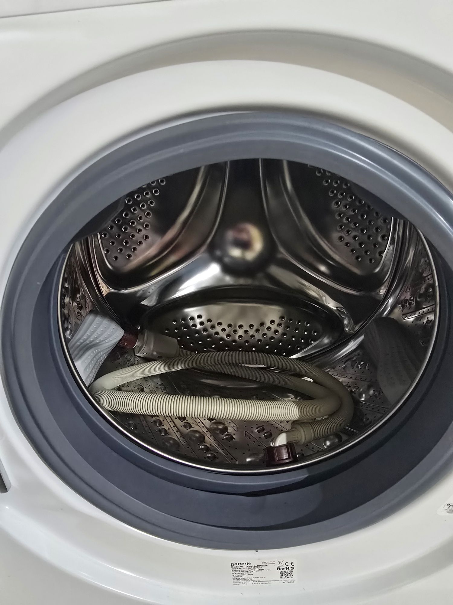 Нова инверторна пералня със сушилня Gorenje 8/5 кг с функция пара