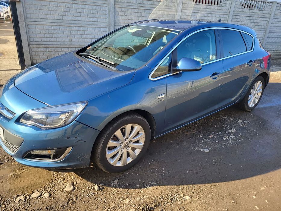 Dezmembrez Opel Astra J 2.0 CDTI AN 2015 manual 6 trepte