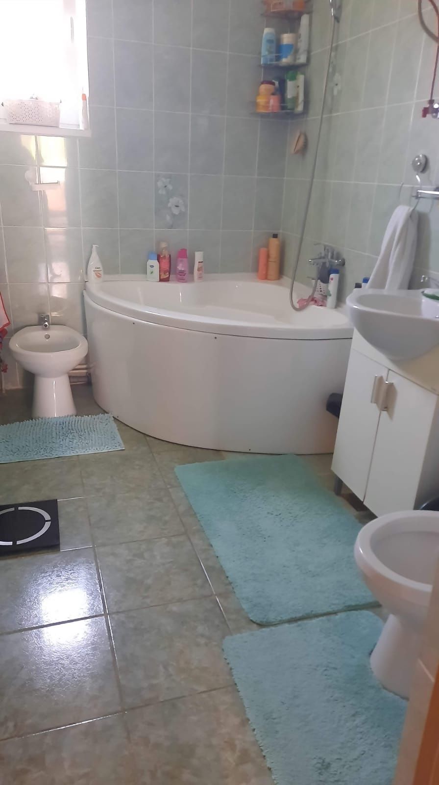 Închiriez apartament 2 camere