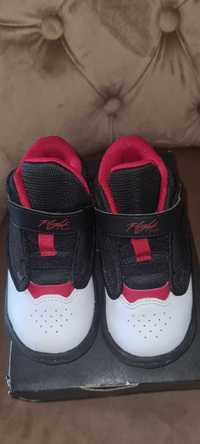 Adidași Nike Jordan mărimea 24