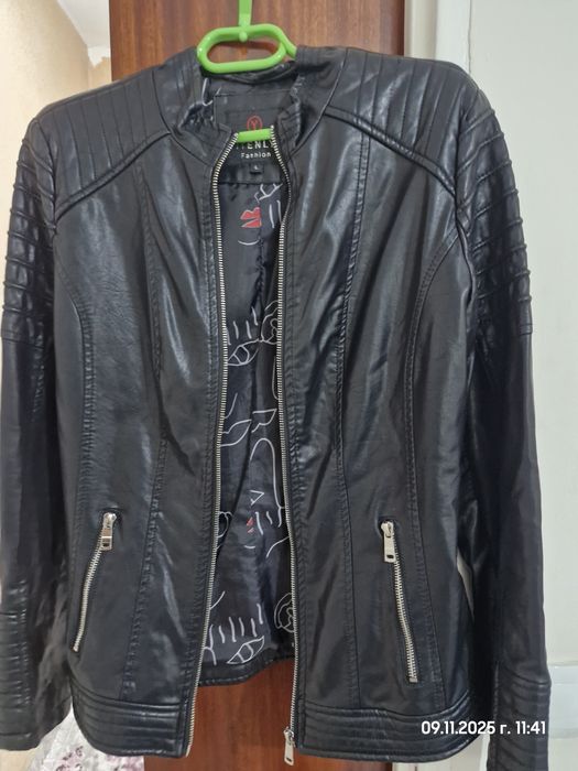 Дамско кожено яке