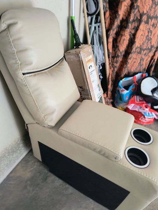 corp canapea central in stare buna