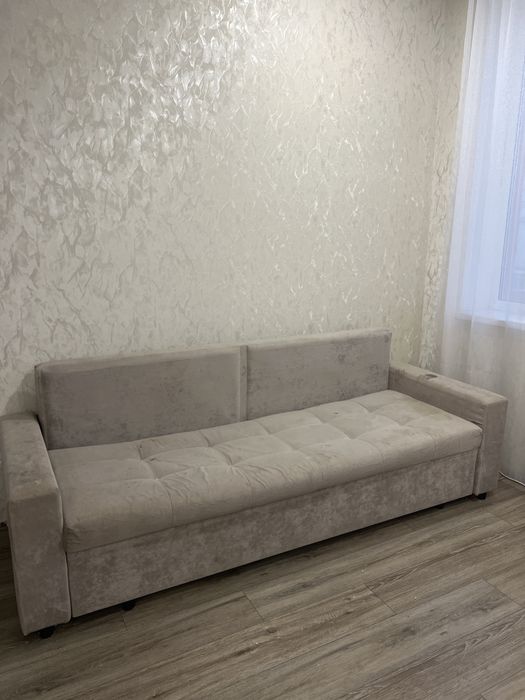 Продам диван. В комплекте подушки