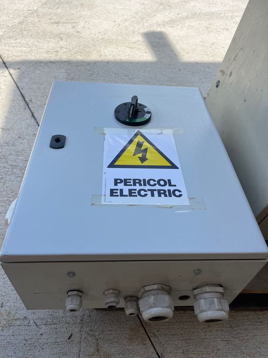 Vând tablouri electrice