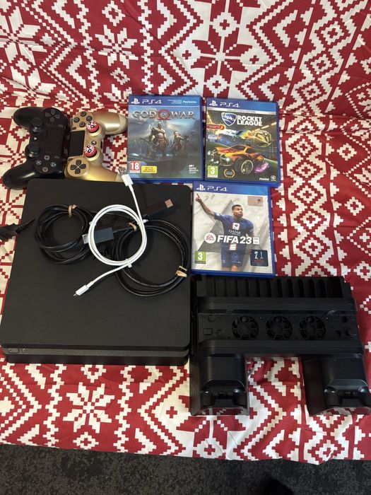 Playstation 4 1 TB+2 Manete+Statie de incarcare/Racire+3Jocuri