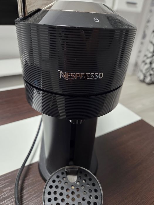 Aparat cafea Nesspresi Vertuo
