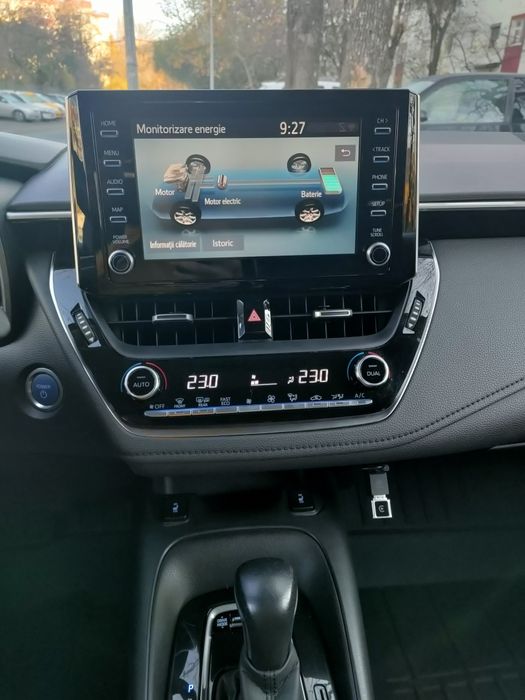 Toyota Corolla 1.8 Hibrid impecabil