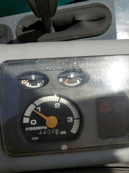 Миниэкскаватор на гусеничном ходу