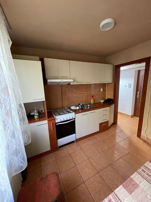 Se vinde apartament cu 3 camere modificat în 2 camere