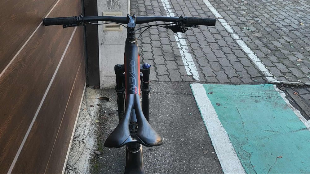 Vând mtb focus de carbon