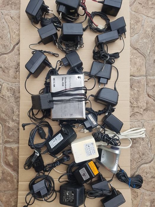 Încărcătoare rețea diverse tensiuni, cabluri audio, PC, HDMI, etc