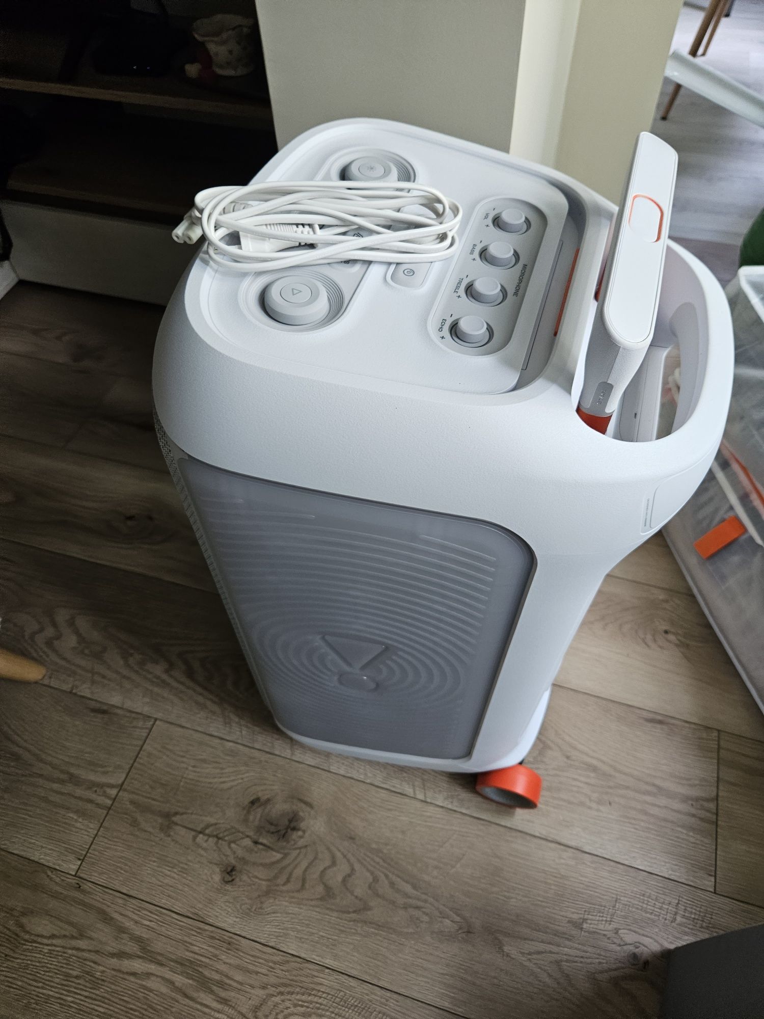 Jbl Party box 320 чисто нова 24 м гаранция
