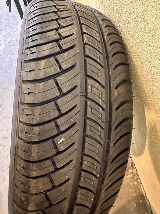 Нови гуми Michelin 195/65/15 с джанти резервни