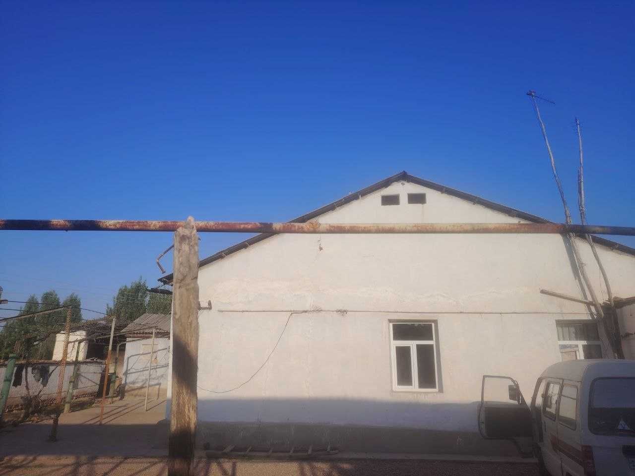 Uy sotiladi yaxshi joydan