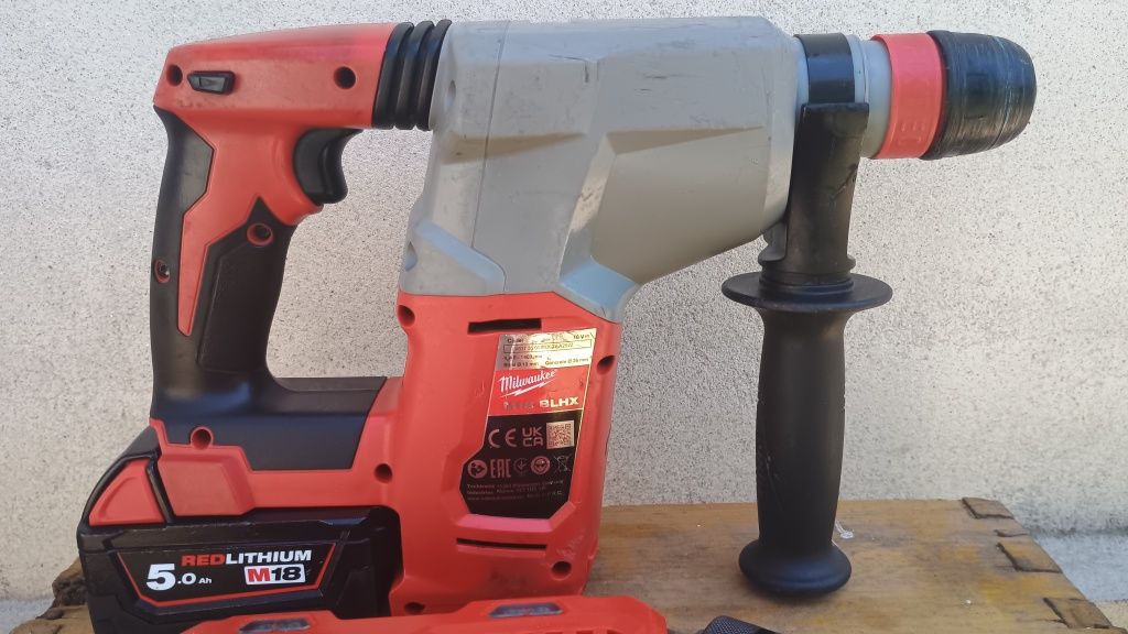 Ciocan rotopercutor milwaukee blhx ,baterie 5 ah,încărcător rapid