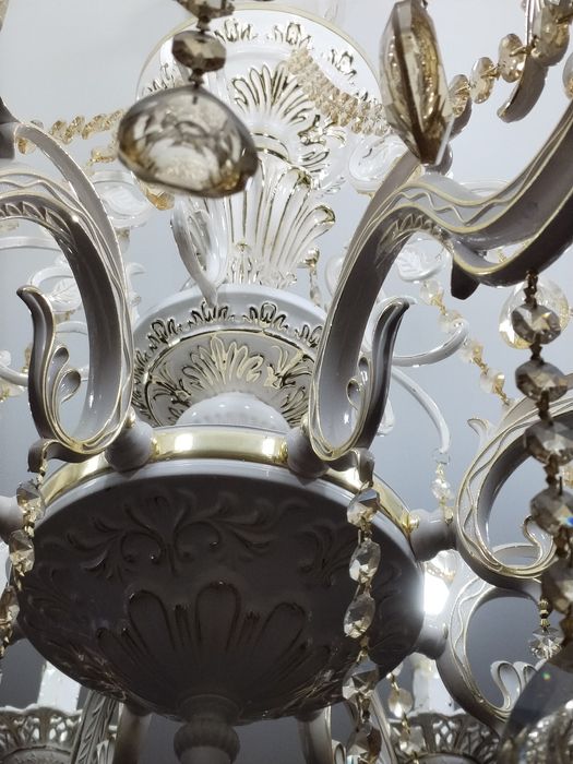 Продается люстра