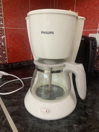 Продам капсульную кофеварку Philips