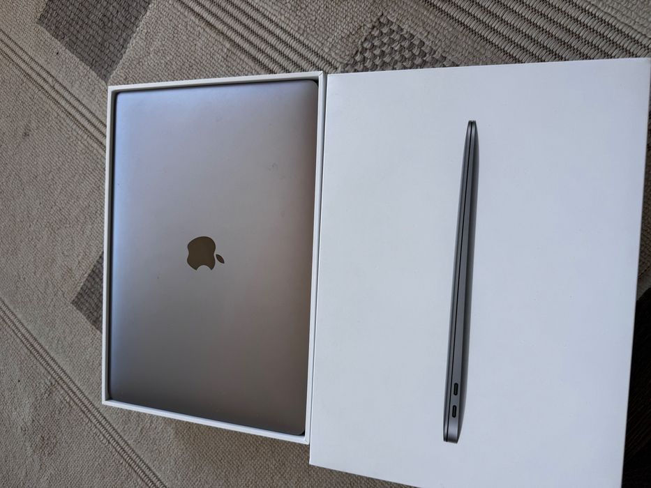 MacBookAir 13, 8GB, 256 GB SSD, M1