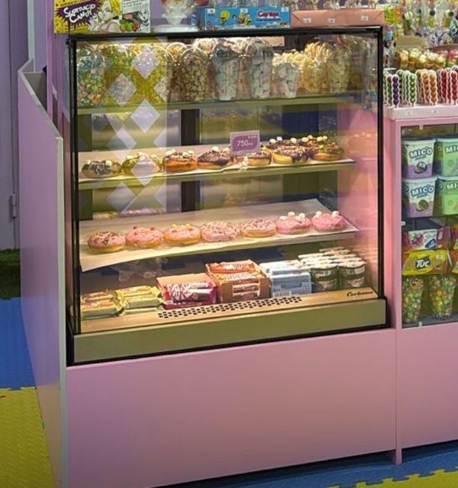 Продам витринный холодильник,пользовались 2 месяца на гарантий