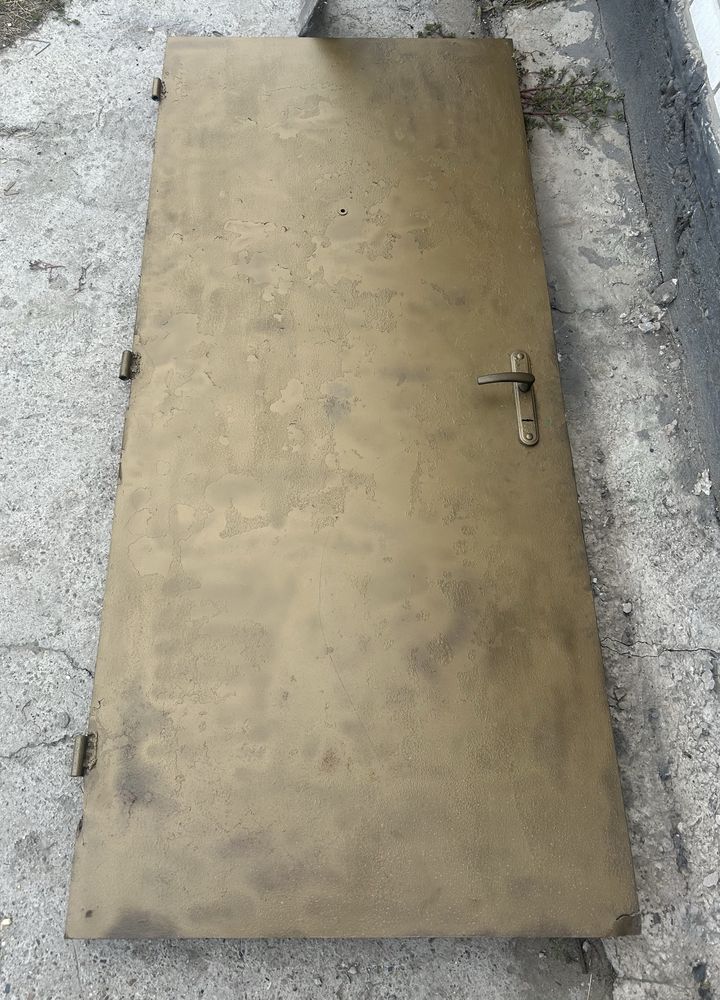 Продается  дверь