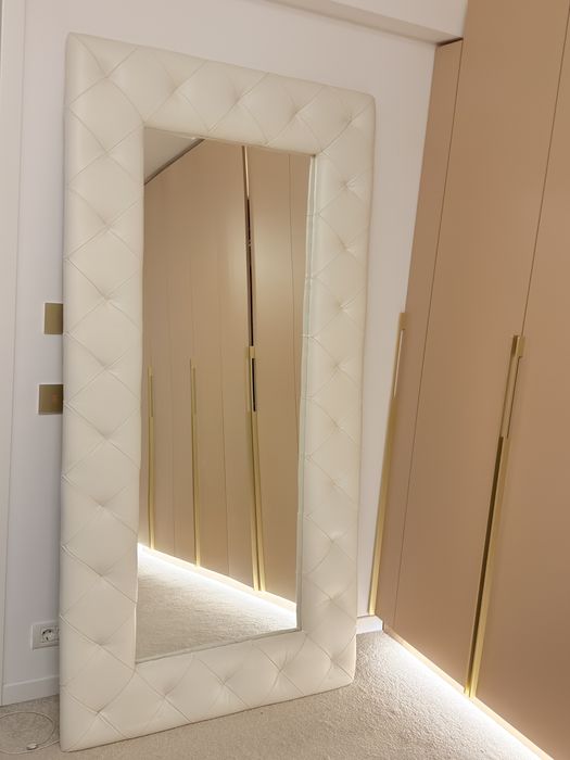 Oglinda perete cu ramă din piele naturala