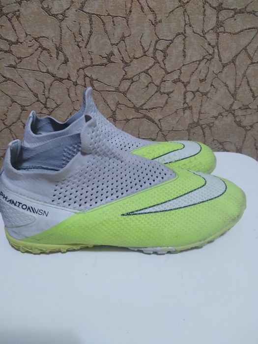 Продам кеды футбольные р 34-35