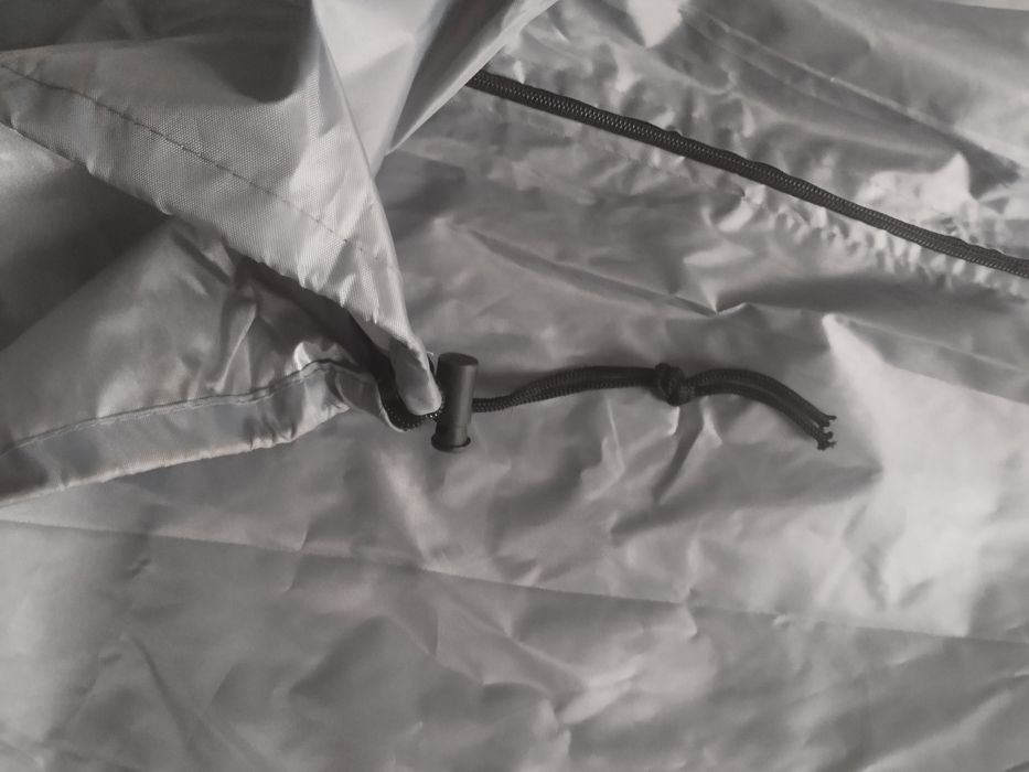 Husă de Protecție Universală - Impermeabilă și Rezistentă (1.9m x 1.75