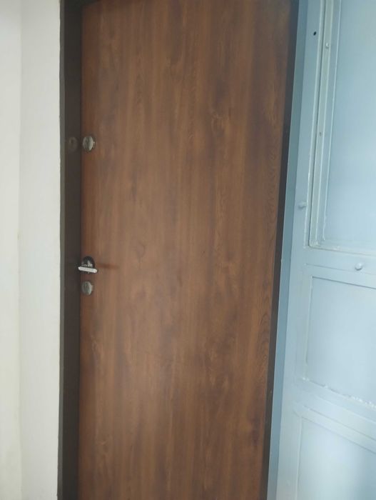 Dau in chirie mic spatiu vis a vis de Palatul Justitiei