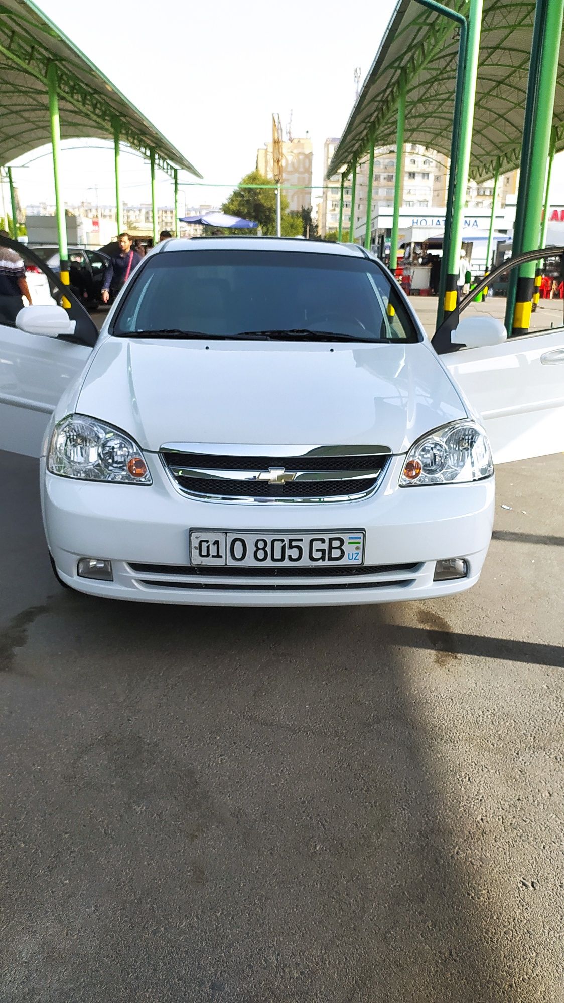 Lasetti 1.6 avtomat sotladi