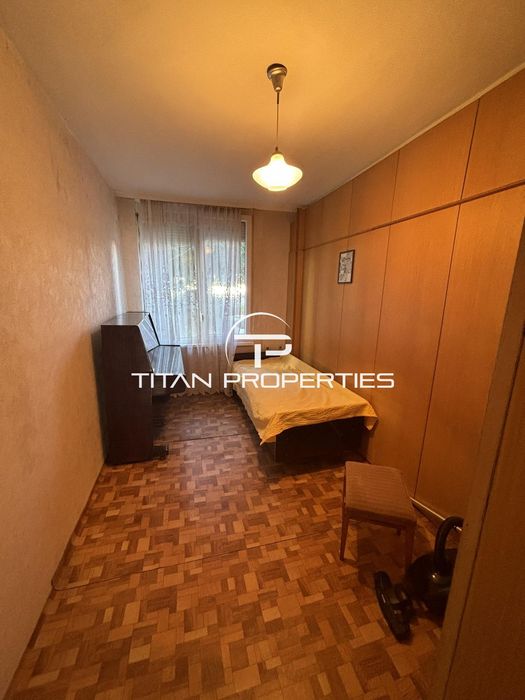 Дава се под наем Тристаен апартамент в Бургас, Център - 76 кв.м за 357 € - Снимка #3