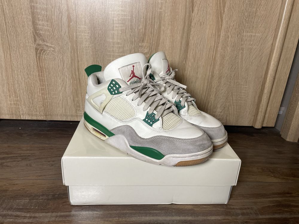 Jordan 4 Retro SB Pine Green Nike