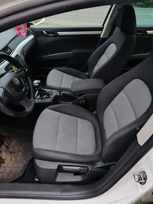 Vând Schimb Skoda Superb Automată An 2013