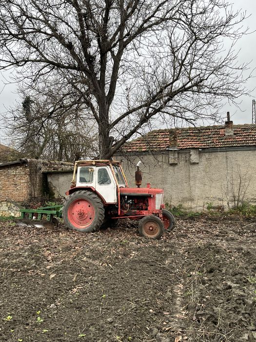 Продавам Трактор ЮМЗ