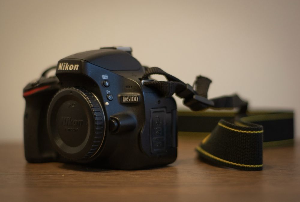 Nikon d5100 + 18-55 f3.5-5.6