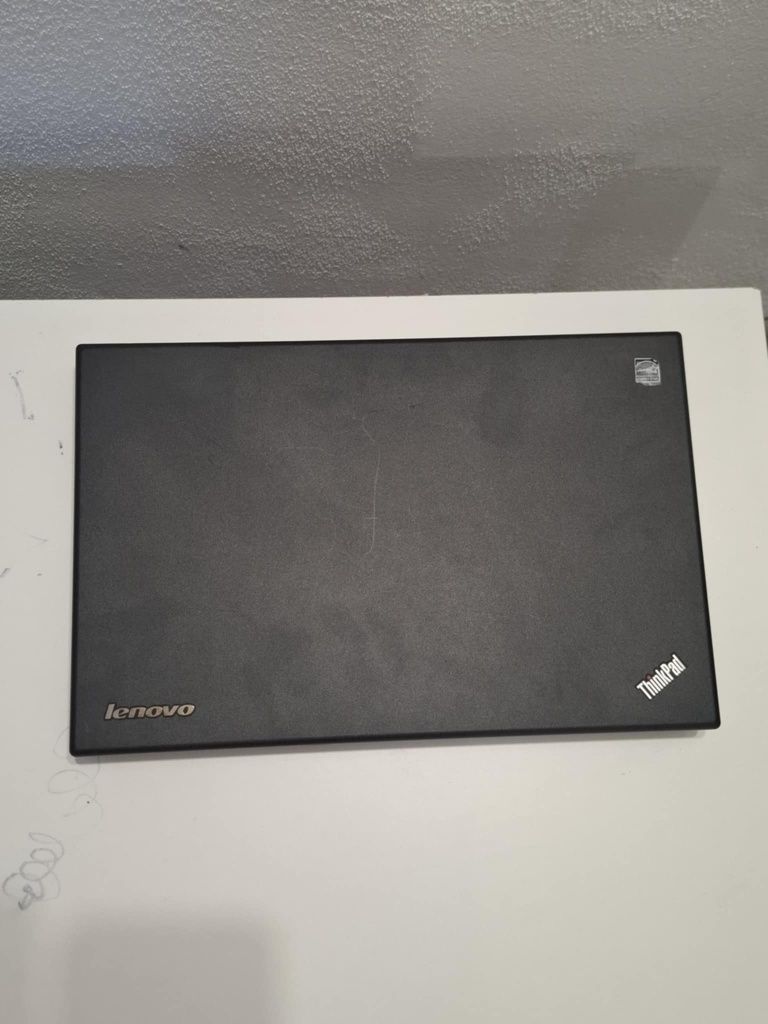 Laptop la 350 lei cu i5 și ssd