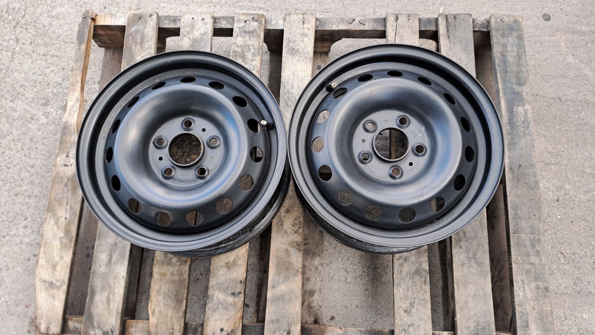 2бр. 15" 5Х114.3мм Киа, Хюндай/ 5X114.3mm Kia, HYUNDAI