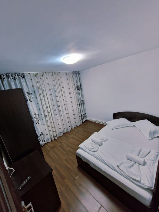 Inchiriez apartament 3 camere in Craiova