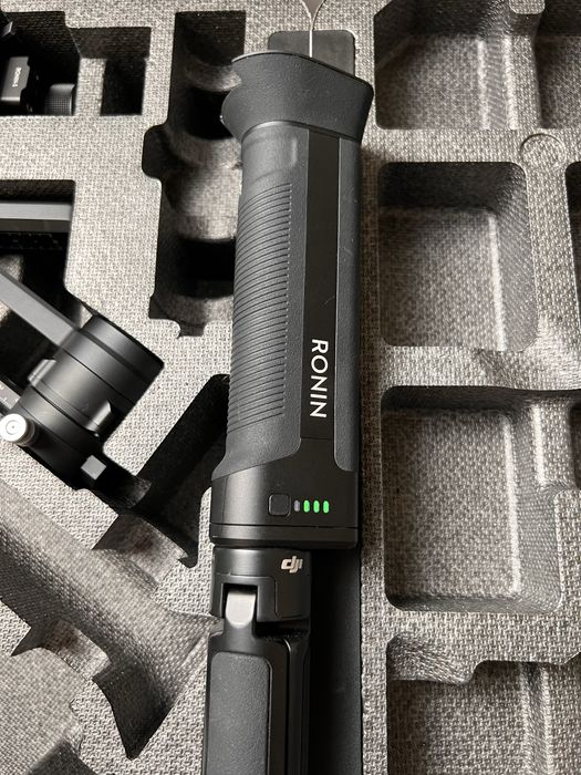 Gimbal Stabilizator pe 3 axe DJI Ronin S